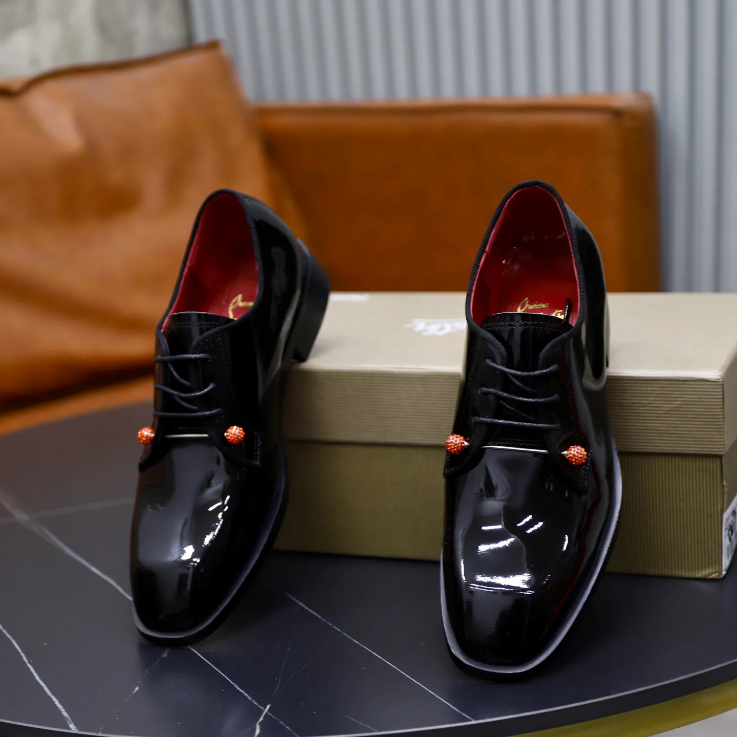 Ex-factory price: 680💰Christia*.Loubouti*🆑High-end men’s business formal leather shoes｜Classic red sole shoes｜Original imported first-layer cowhide｜Water-dyed cowhide lining｜Italian imported red rubber outsole｜High-end luxury｜Perfect interpretation of fashion, sunshine, style, suitable for various occasions Size: 38-44 (customized for 45, 46, 47)